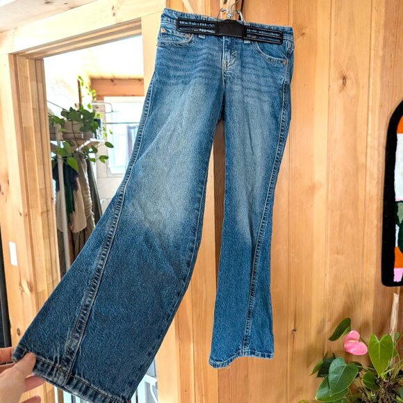 Levi's Y2K Style Blue Jeans Button Pockets Super Low Rise Bella Swan S 25 26 - Picture 4 of 13